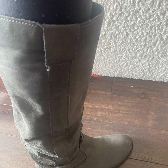 Grey Leather Designer Boots - Picture 13 of 14